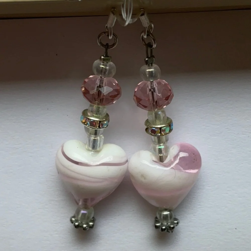 🟡Brand New SS Lampwork Glass Heart Dangling/Drop Earrings, Handmade Pink & White